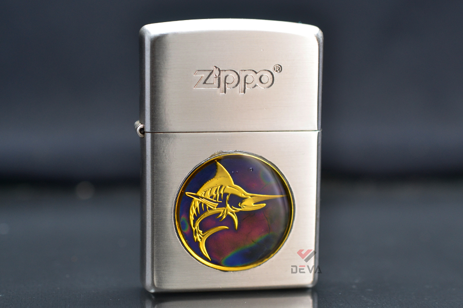 Zippo Bạc Ốp Emblem Đổi Màu Theo Nhiệt Độ ZN360